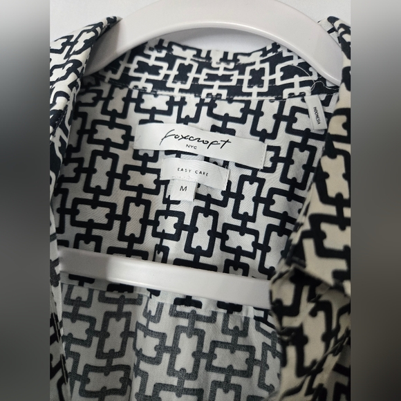 Foxcroft Women's Easy Care Black and White Patterned Button Up Shirt Medium - Picture 3 of 5